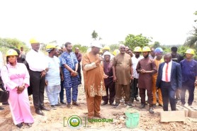 UNIOSUN VC LAYS FOUNDATION STONE FOR ALUMNI STUDENTS’ HOSTEL